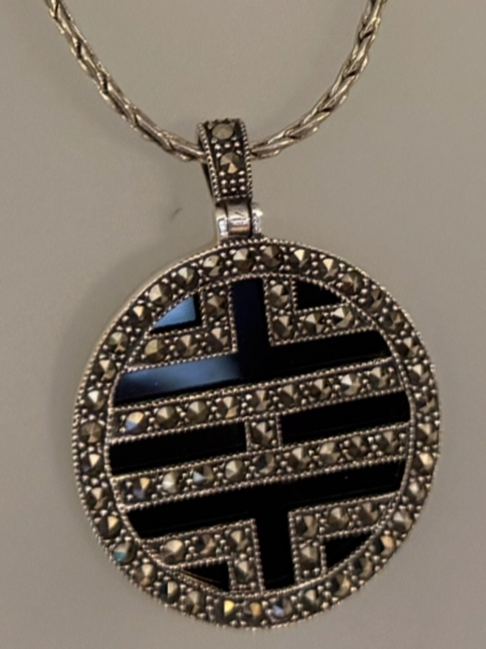 🖤VINTAGE  BLACK ONYX AND MARCASITE PENDANT, NWOT - Picture 3 of 12